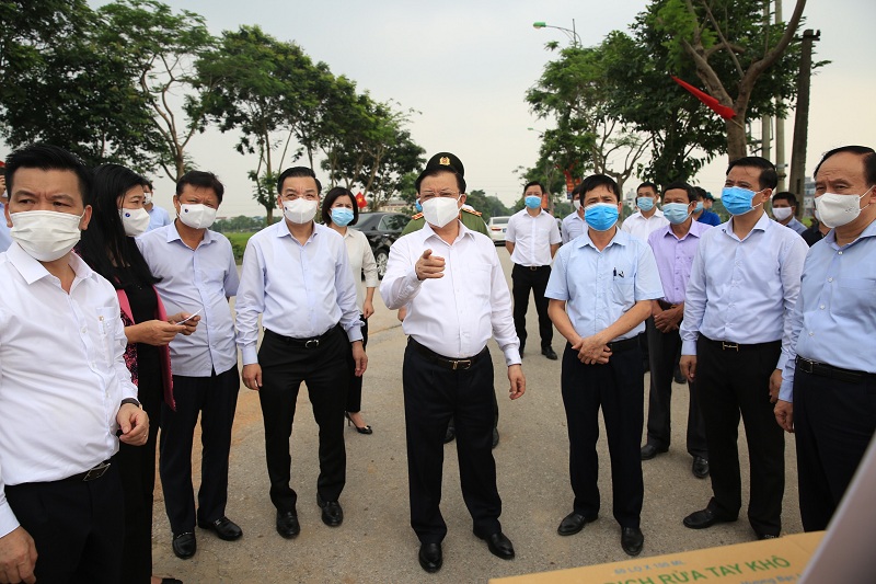 Thủ tướng khen huyện Đông Anh, TP Hà Nội có thành tích phòng, chống COVID-19